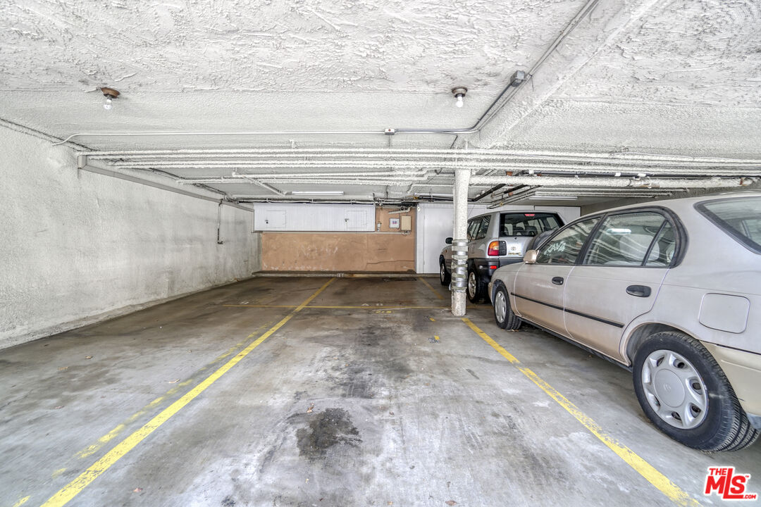 12030 Rochester Avenue, Unit 210 Los Angeles, CA 90025 - Photo 17 of 19