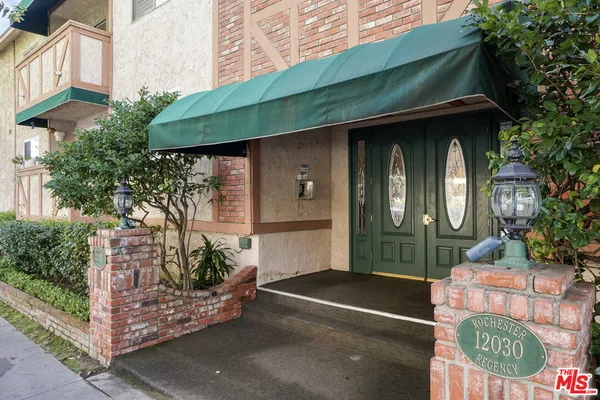 $479,000 | 12030 Rochester Avenue, Unit 210, Los Angeles, CA 90025