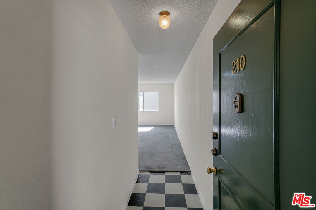 12030 Rochester Avenue, Unit 210 Los Angeles, CA 90025 - Photo 4 of 19