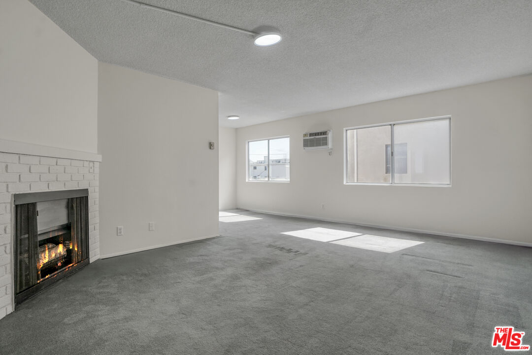 12030 Rochester Avenue, Unit 210 Los Angeles, CA 90025 - Photo 6 of 19
