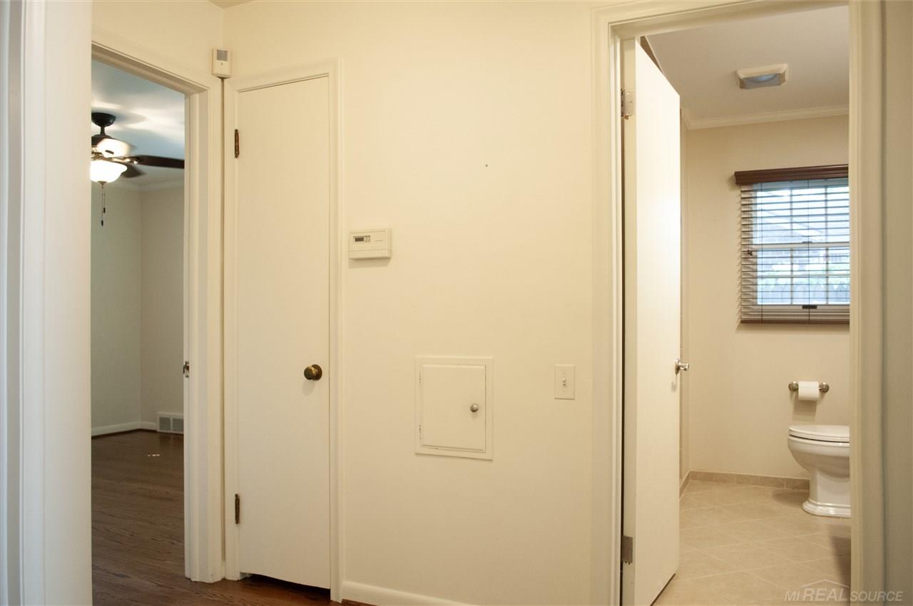 311 Lothrop Road Grosse Pointe Farms, MI 48236 - Photo 18 of 41