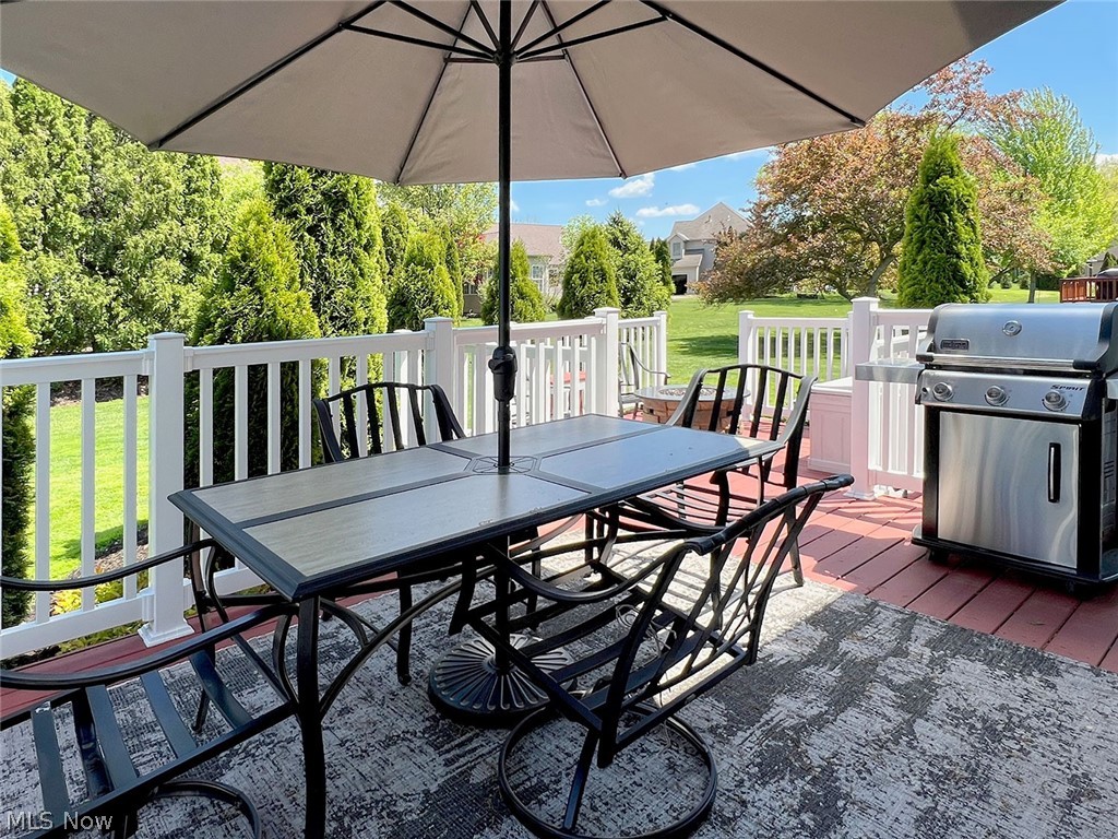 1171 Vermilion Road Vermilion, OH 44089 - Photo 28 of 32 Two level composite deck