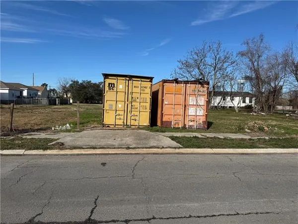 $9,000 | 49647 Forstall Street, New Orleans, LA 70117