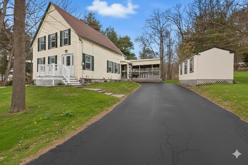 32 Summer Street Georgetown, MA 01833 - Photo 2 of 25