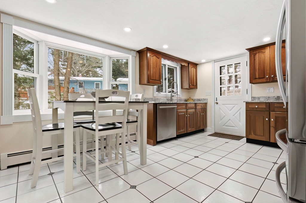 32 Summer Street Georgetown, MA 01833 - Photo 7 of 25