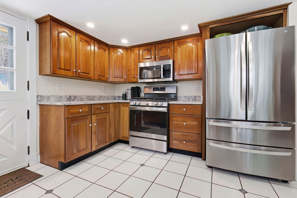 32 Summer Street Georgetown, MA 01833 - Photo 8 of 25