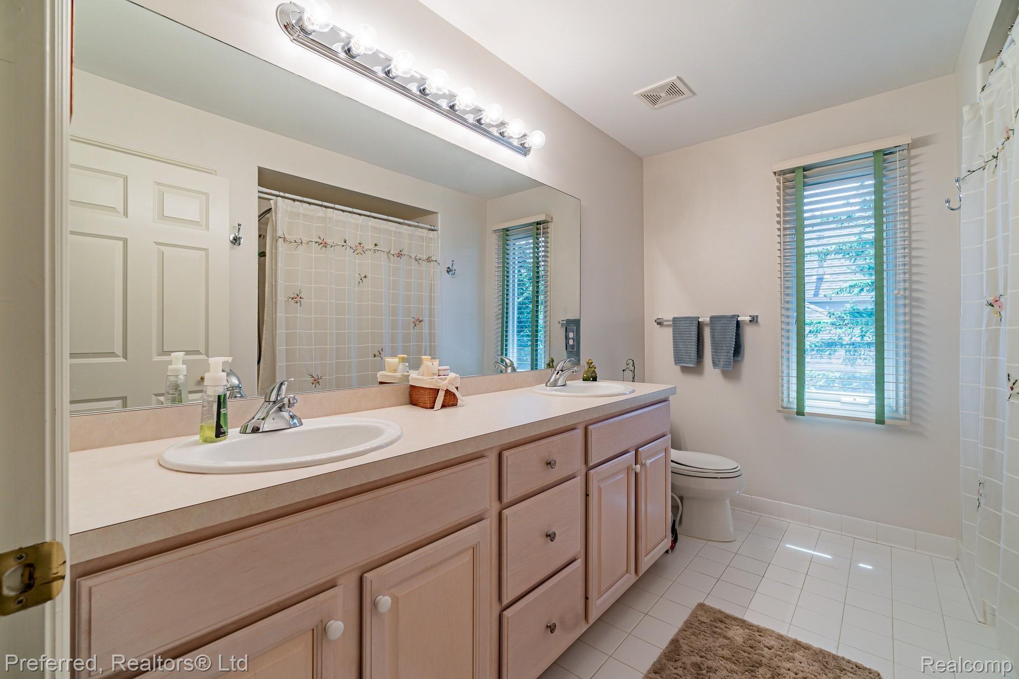 48442 Inveraray Road Canton, MI 48188 - Photo 33 of 50 Inveraray-43.jpg