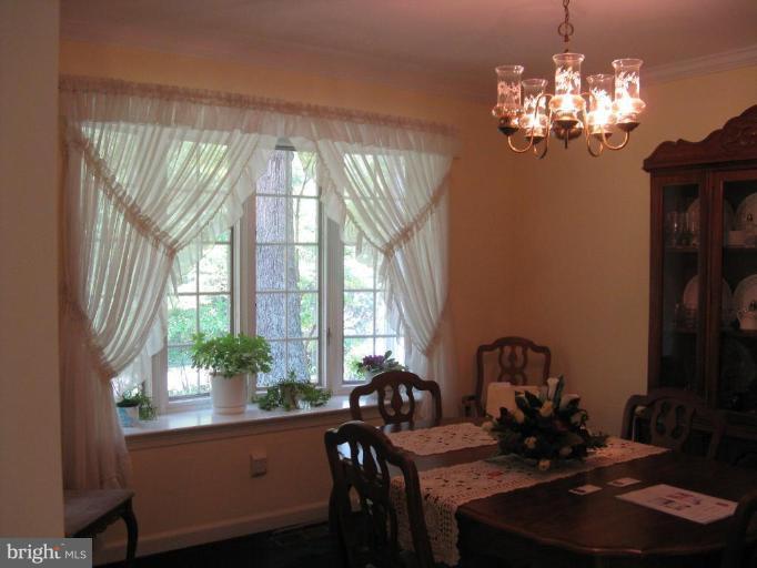 11120 Cove Lake Road Lusby, MD 20657 - Photo 5 of 28 Dining Area