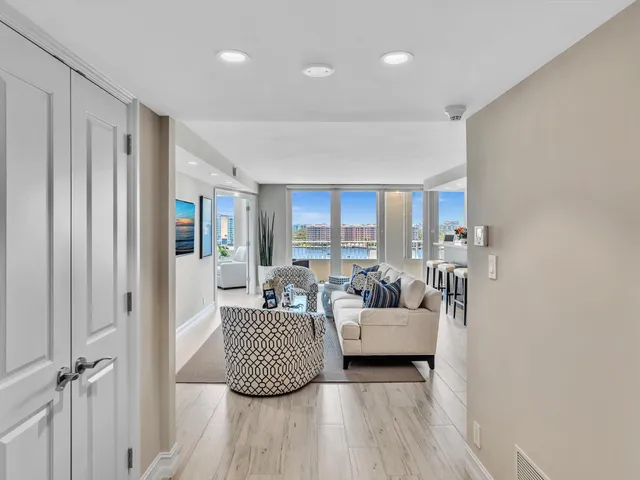 $1,495,000 | 500 South Ocean Boulevard, Unit 909, Boca Raton, FL 33432