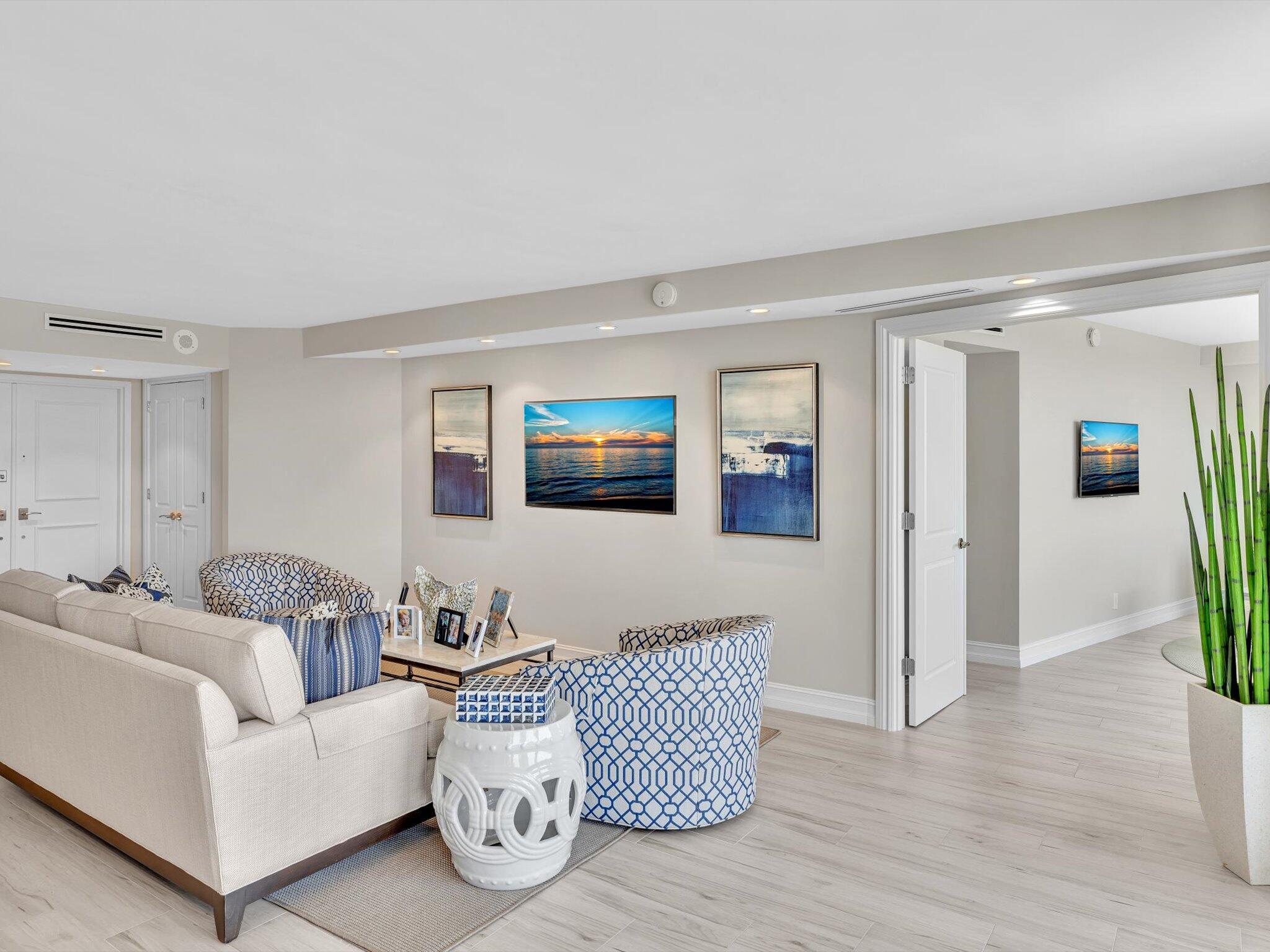 500 South Ocean Boulevard, Unit 909 Boca Raton, FL 33432 - Photo 9 of 101 LIVING ROOM