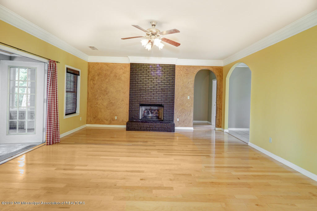 650 Oakley Road Senatobia, MS 38668 - Photo 19 of 57 Great Room Fireplace