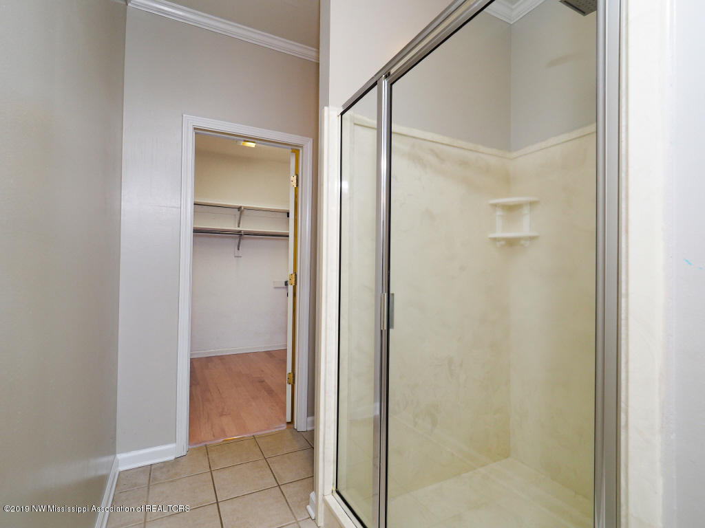 650 Oakley Road Senatobia, MS 38668 - Photo 29 of 57 Huge Master Closet