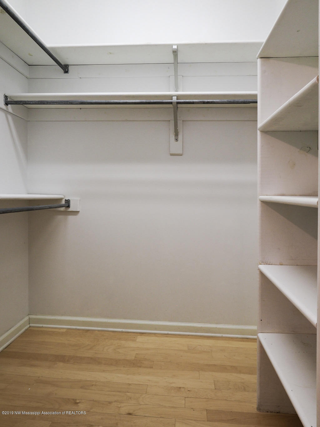 650 Oakley Road Senatobia, MS 38668 - Photo 30 of 57 Built In Shelving
