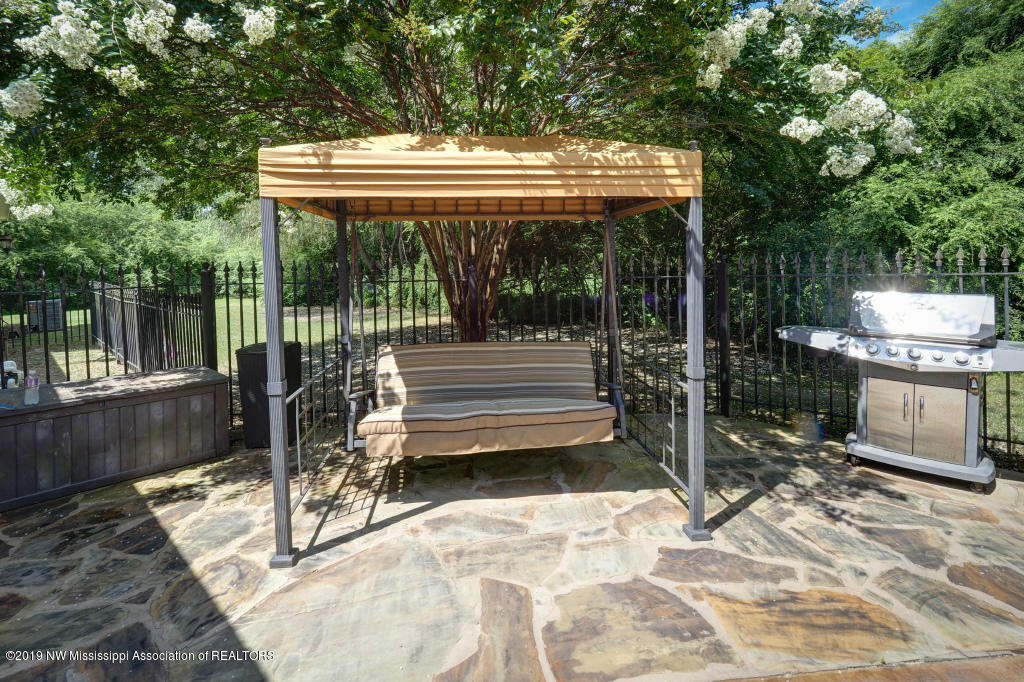 650 Oakley Road Senatobia, MS 38668 - Photo 40 of 57 Crepe Myrtles For Shade