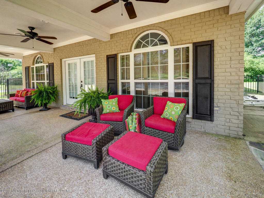 650 Oakley Road Senatobia, MS 38668 - Photo 41 of 57 Covered Porch With Columns