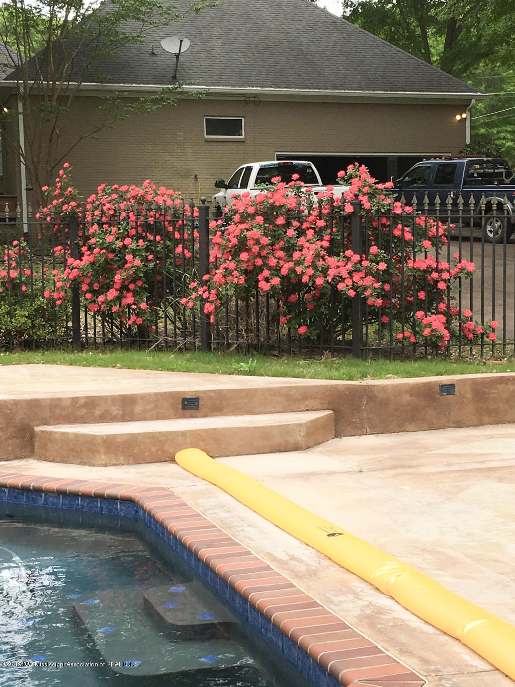 650 Oakley Road Senatobia, MS 38668 - Photo 43 of 57 Flagstone pool deck