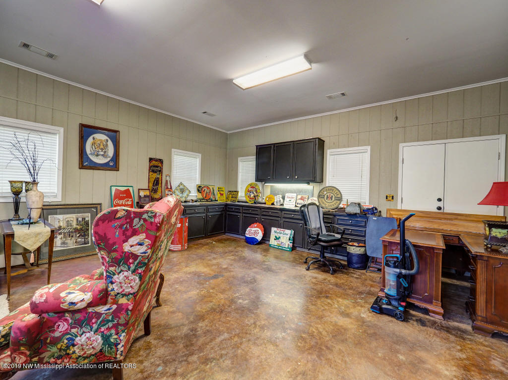 650 Oakley Road Senatobia, MS 38668 - Photo 51 of 57 Shop!