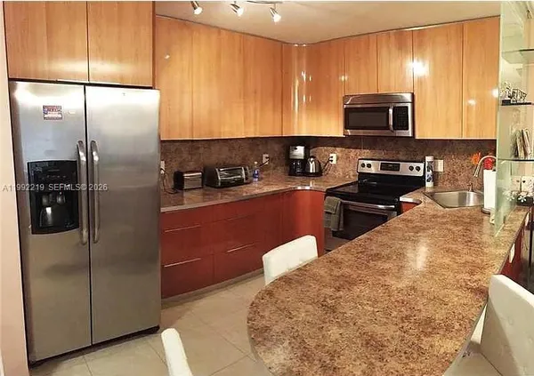 $2,300 | 1865 South Ocean Drive, Unit 2B, Hallandale Beach, FL 33009