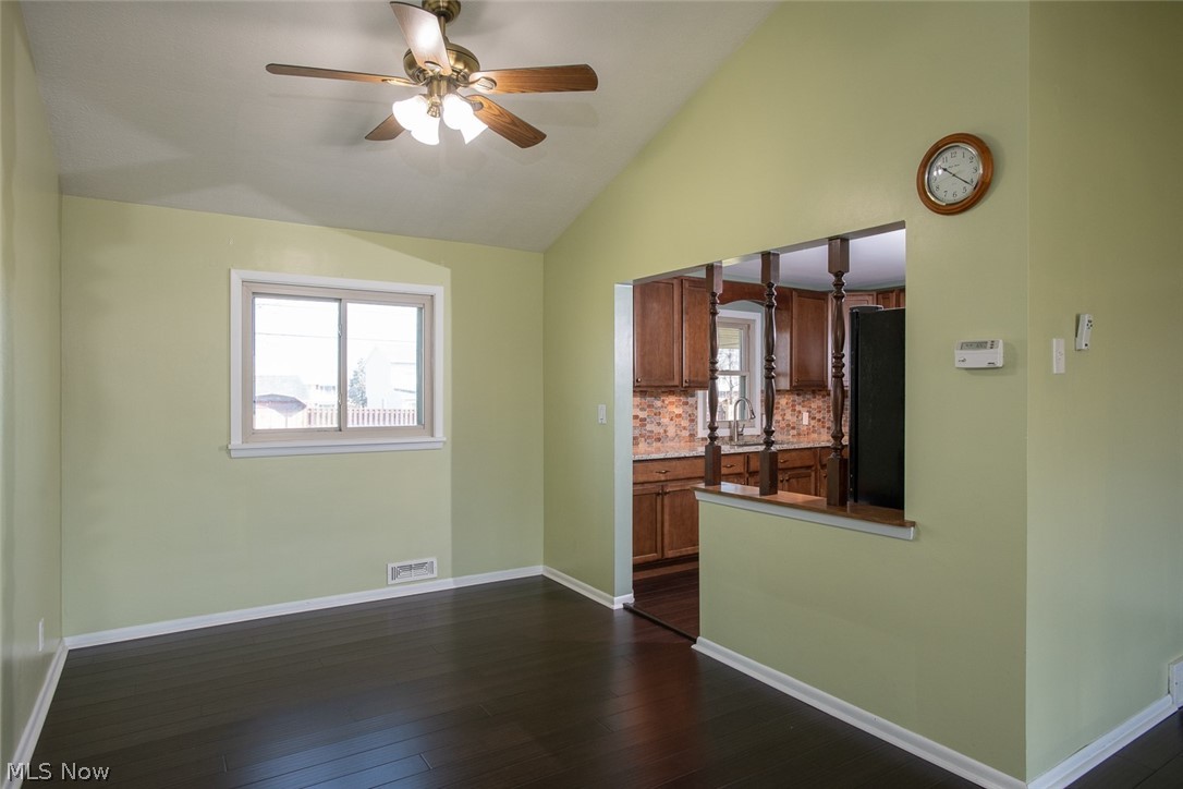 8210 Royal Ridge Drive Parma, OH 44129 - Photo 5 of 31
