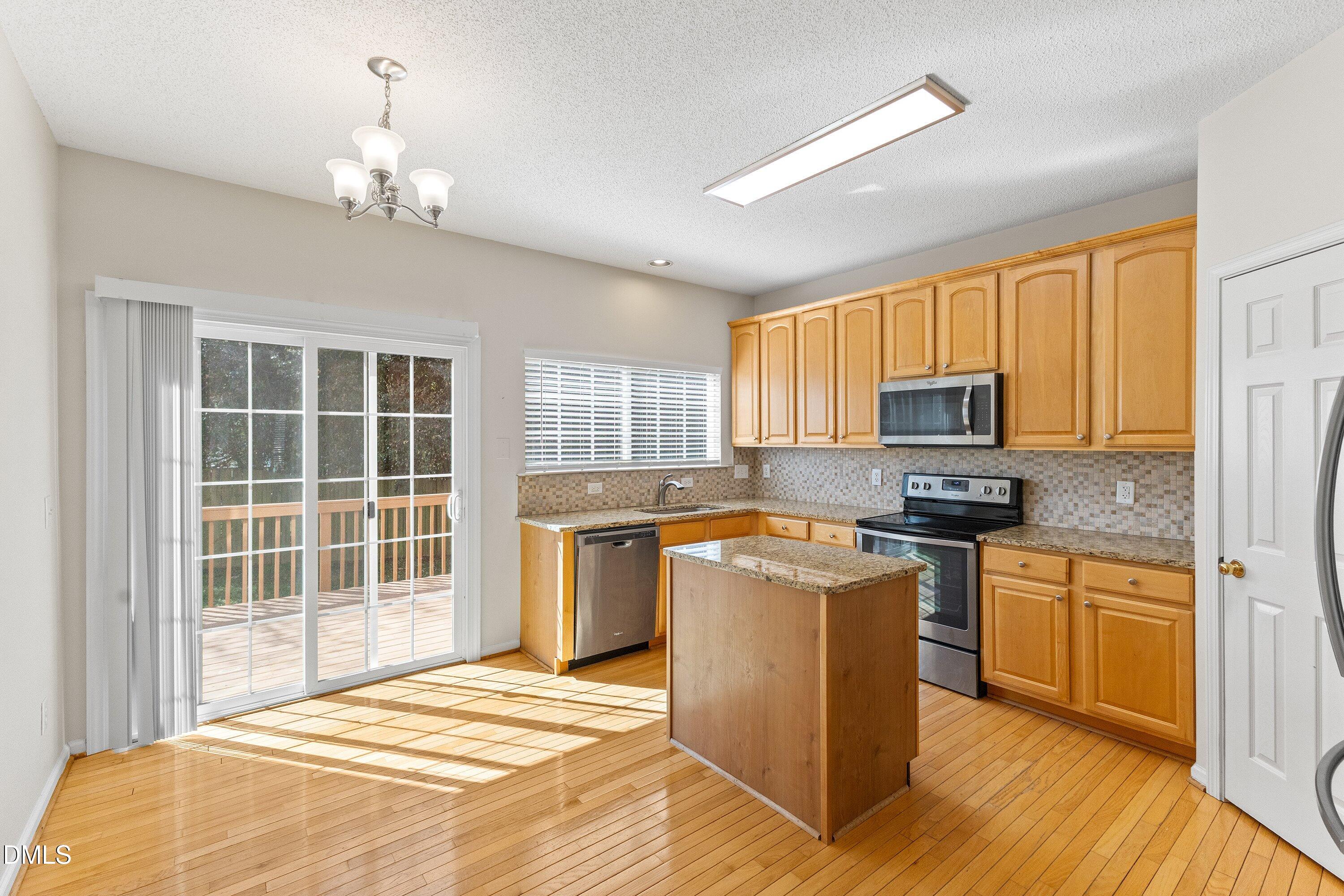 4717 Delta Lake Drive Raleigh, NC 27612 - Photo 13 of 45 33-4717 Delta Lake Dr _9370