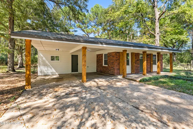 $155,000 | 206.5 Gordon Drive, Batesville, MS 38606