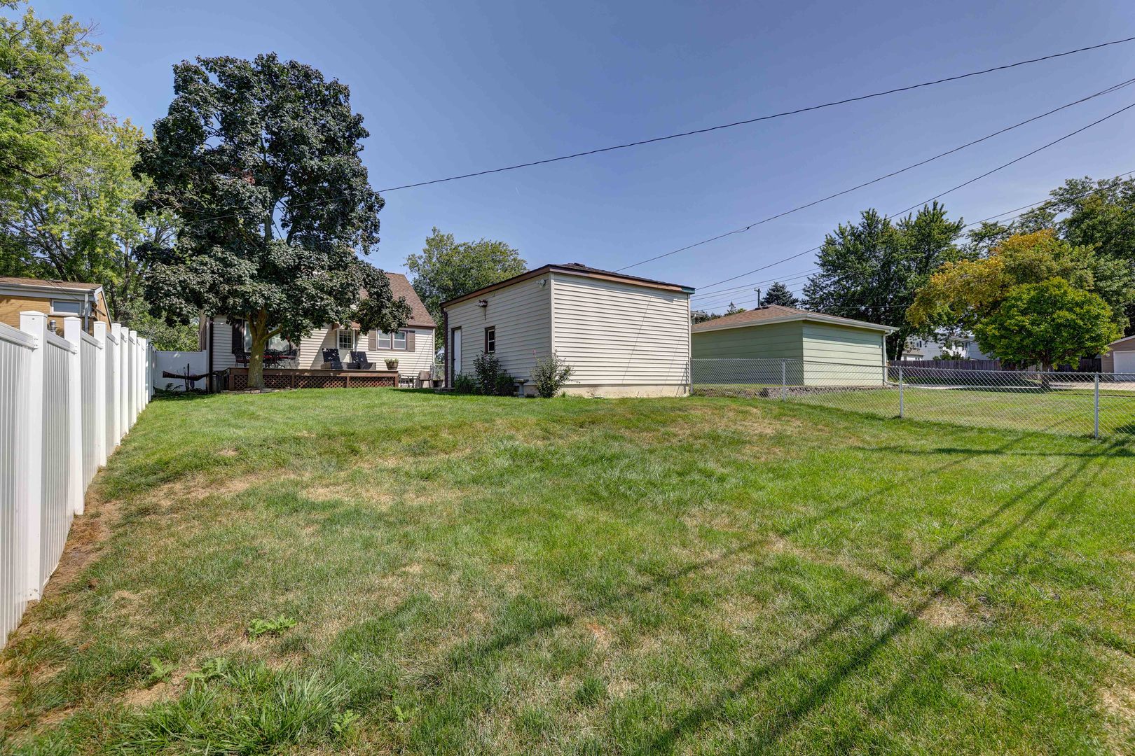 407 West Taylor Road Lombard, IL 60148 - Photo 29 of 33 a house view with a garden space