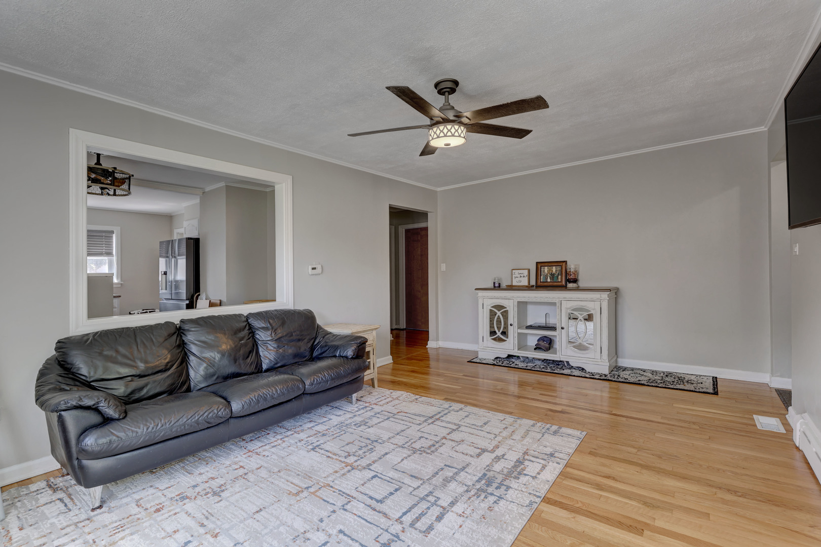 407 West Taylor Road Lombard, IL 60148 - Photo 7 of 33 a living room with furniture