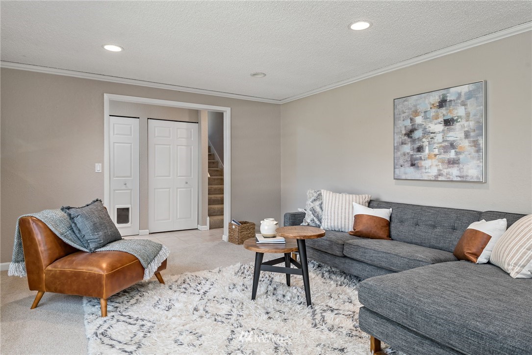 19117 27th Drive Southeast Bothell, WA 98012 - Photo 3 of 27 Gallery Image 3