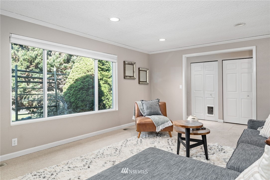 19117 27th Drive Southeast Bothell, WA 98012 - Photo 4 of 27 Gallery Image 4