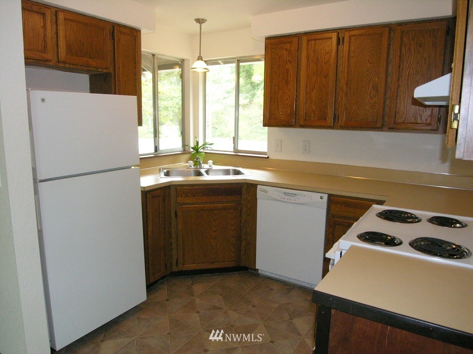 604 Deerbrush Loop Southeast Olympia, WA 98513 - Photo 8 of 17 Gallery Image 8