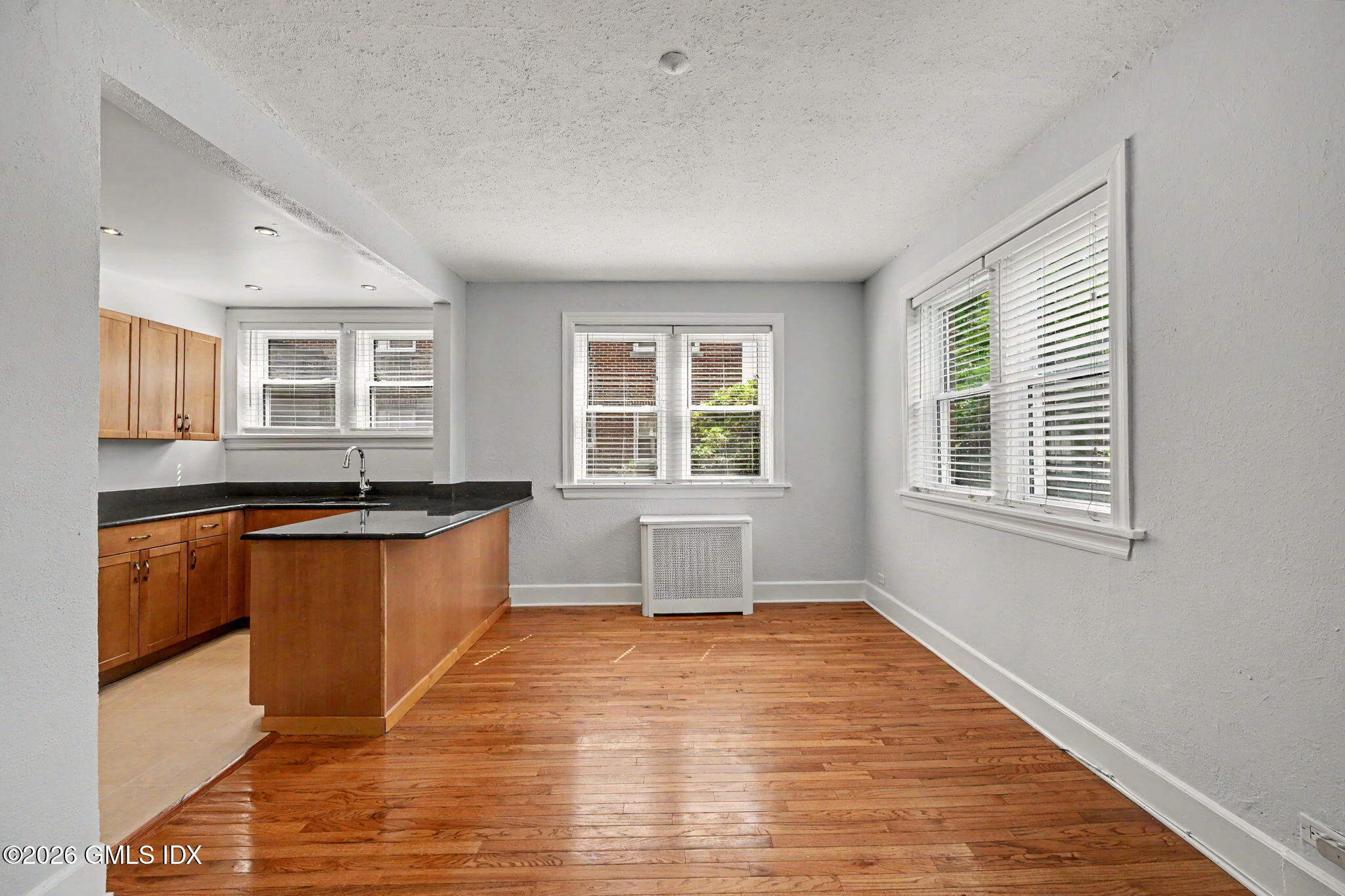 77 Glenbrook Road, Unit 101 Stamford, CT 06902 - Photo 8 of 10 5-web-or-mls-77-glenbrook-rd-unit-101