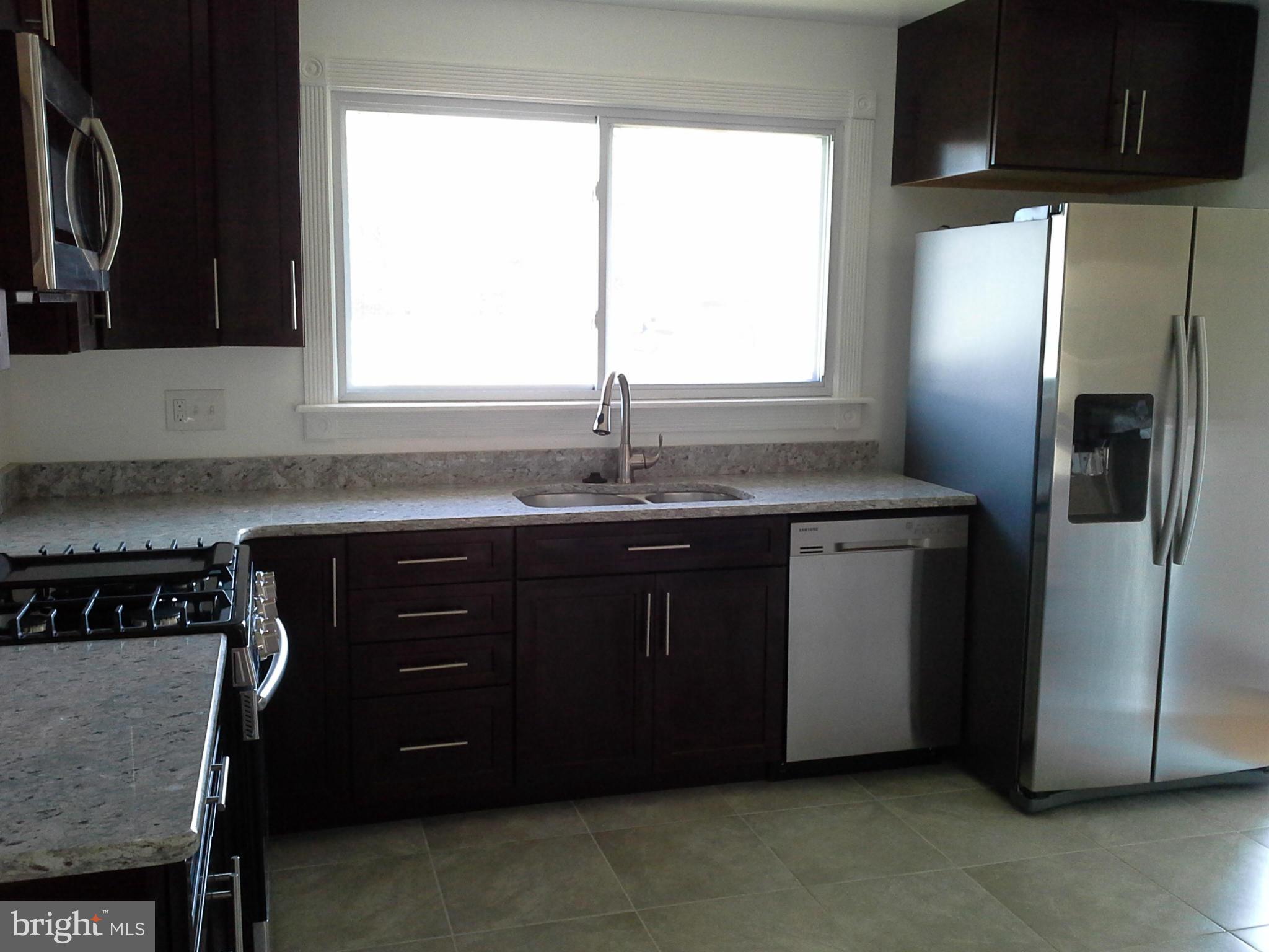 6217 Commons Road Baltimore, MD 21237 - Photo 12 of 30 Kitchen