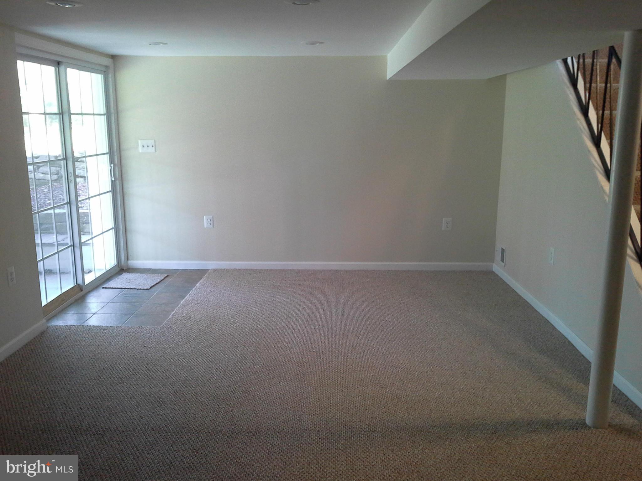 6217 Commons Road Baltimore, MD 21237 - Photo 23 of 30 Family Room