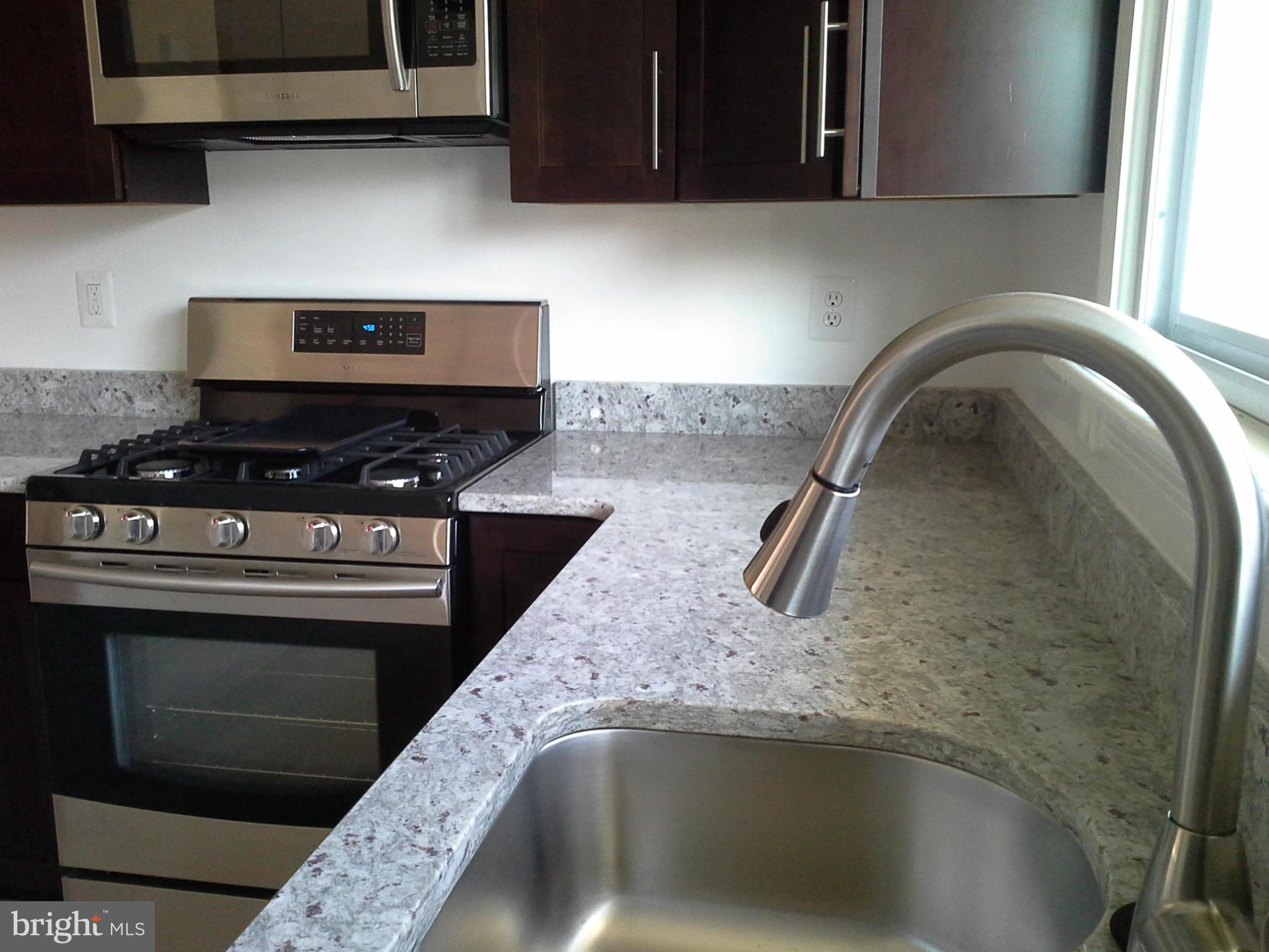 6217 Commons Road Baltimore, MD 21237 - Photo 9 of 30 Kitchen