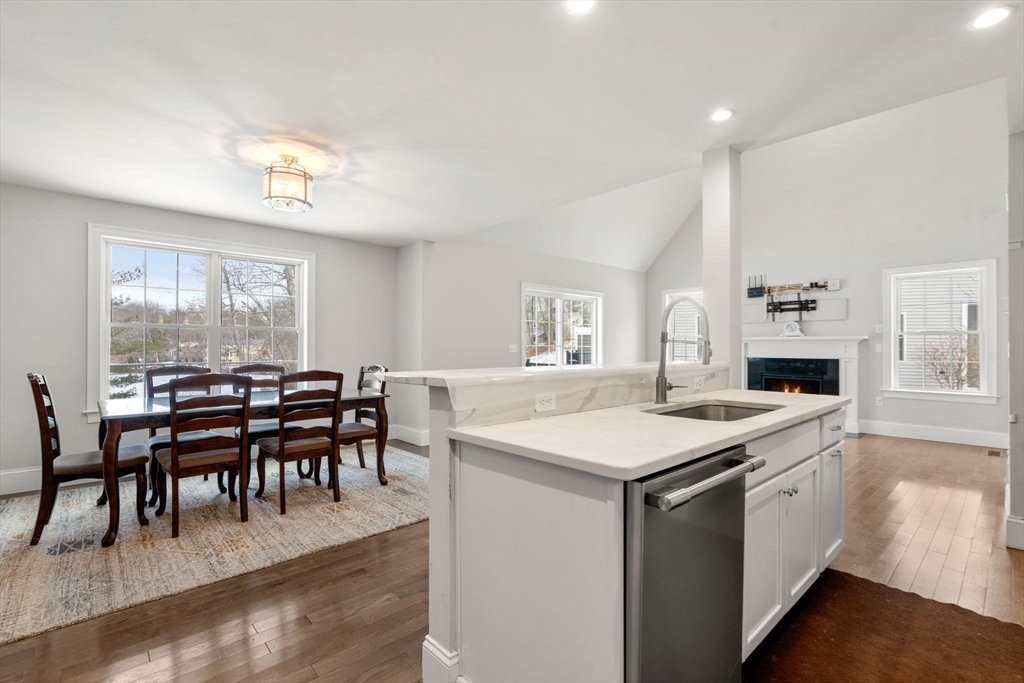 4 Alder Point, Unit 4 Westford, MA 01886 - Photo 7 of 42