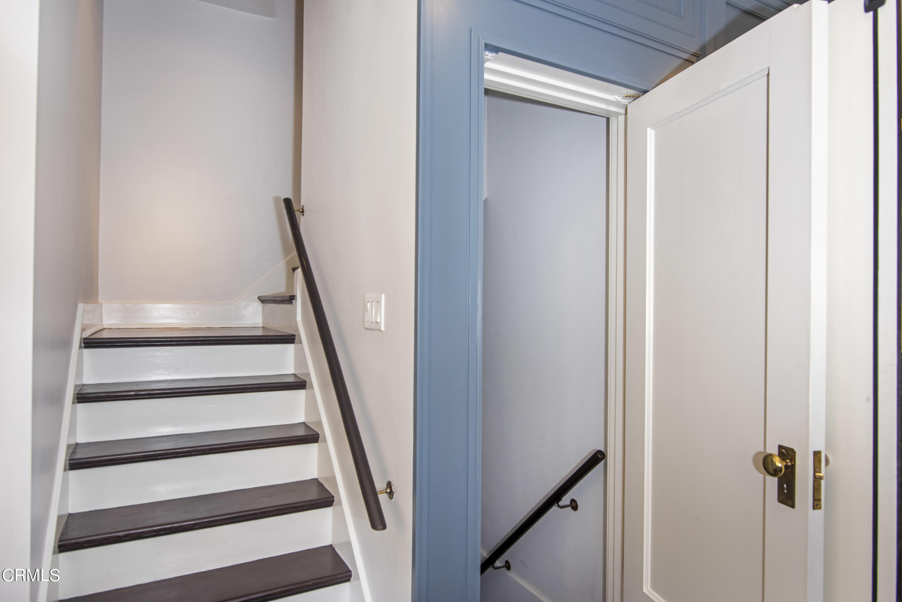 851 Fairfield Circle Pasadena, CA 91106 - Photo 21 of 75 Hidden Door