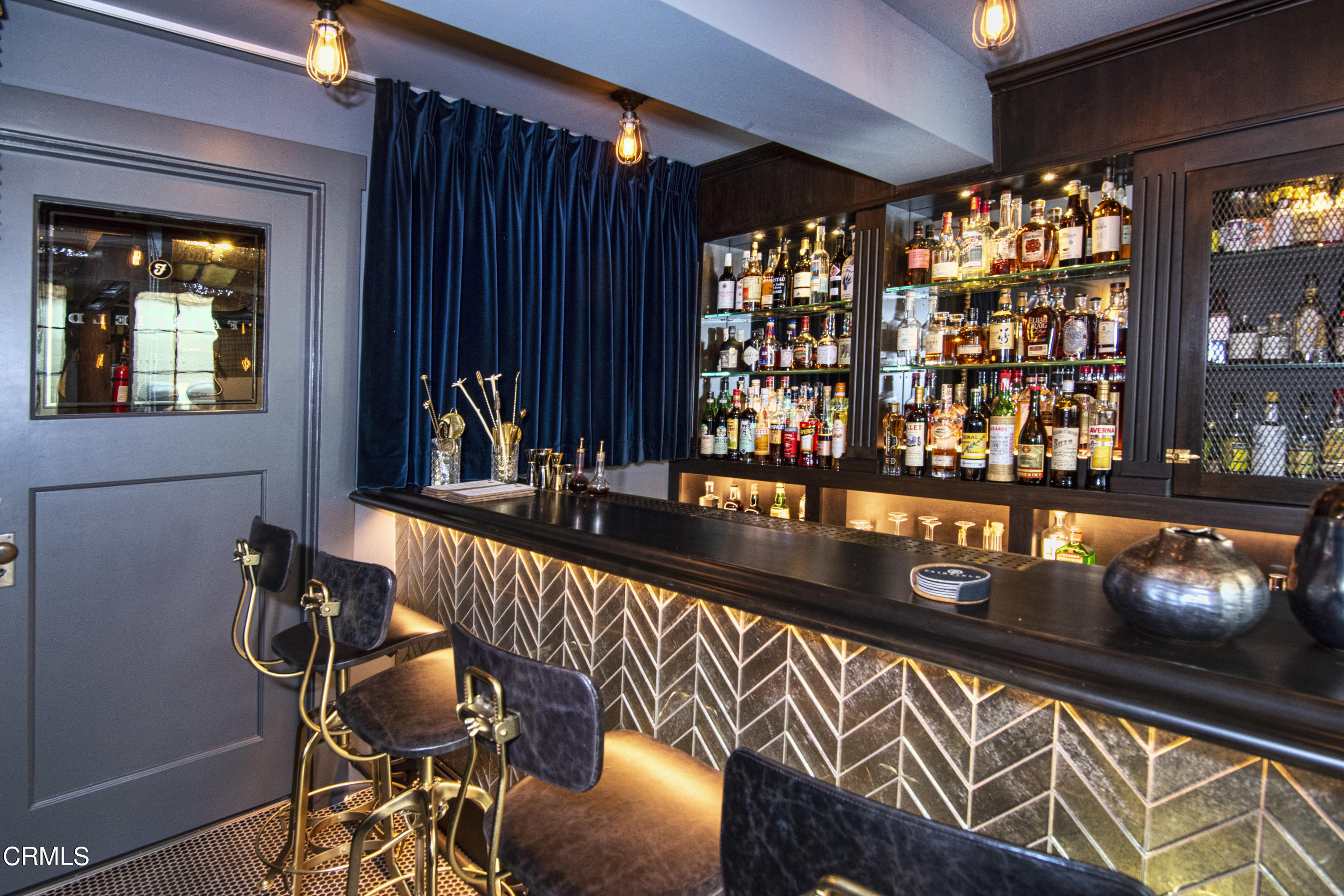 851 Fairfield Circle Pasadena, CA 91106 - Photo 25 of 75 Speakeasy Bar