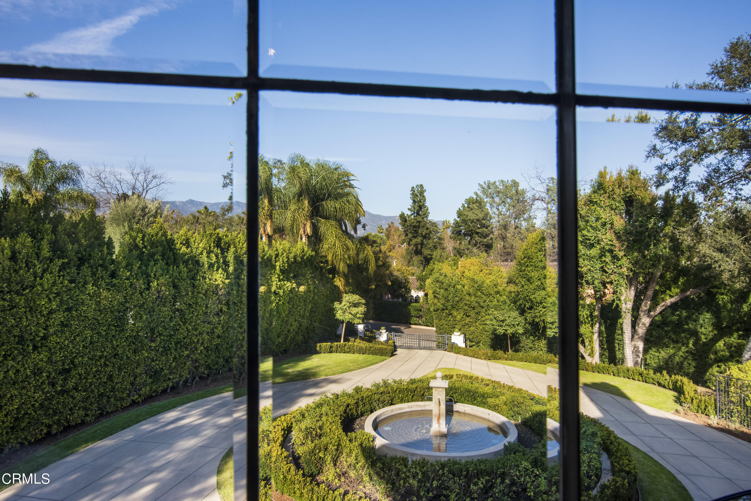 851 Fairfield Circle Pasadena, CA 91106 - Photo 34 of 75 View to Motor Court