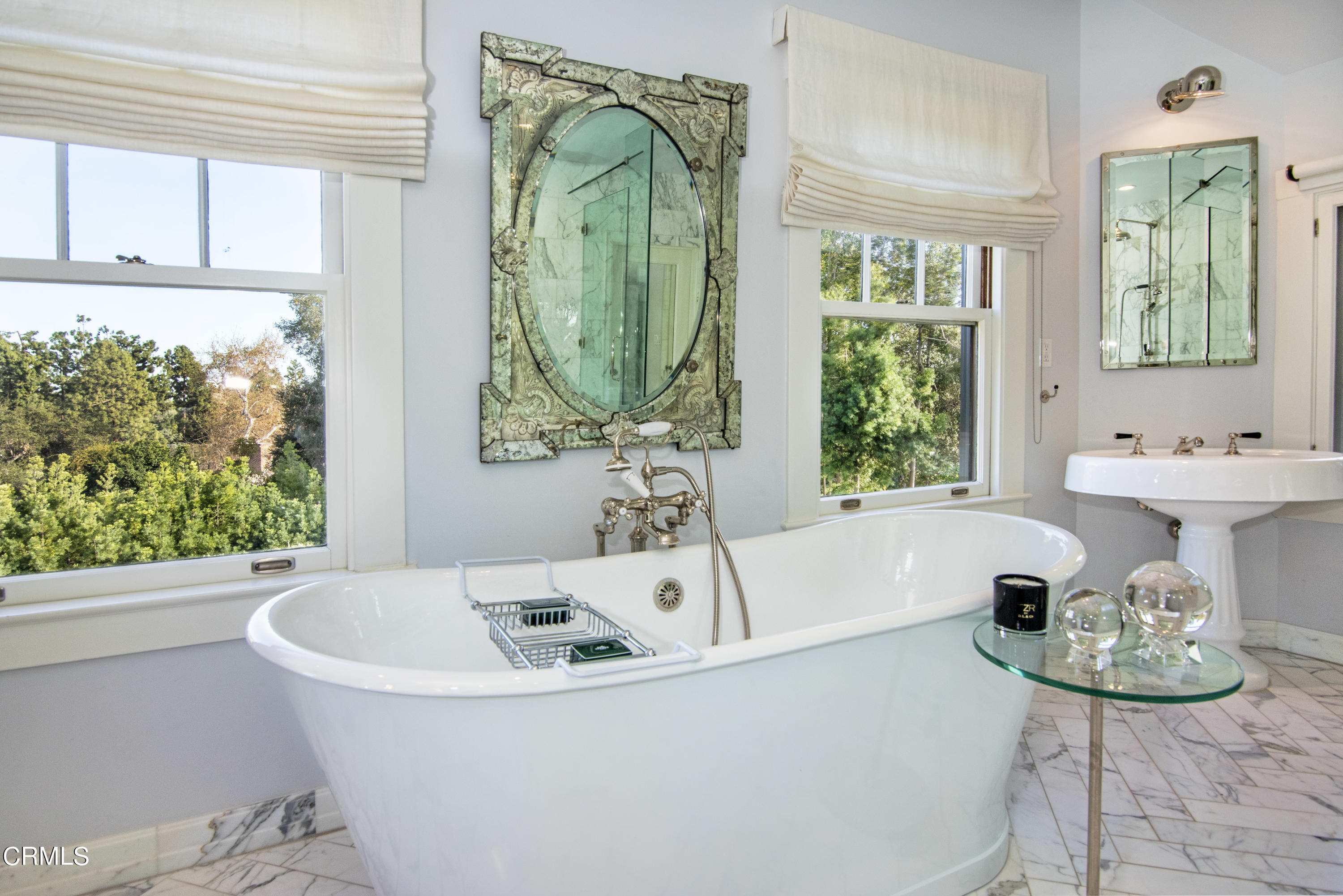 851 Fairfield Circle Pasadena, CA 91106 - Photo 39 of 75 Primary Bathroom Soaking Tub