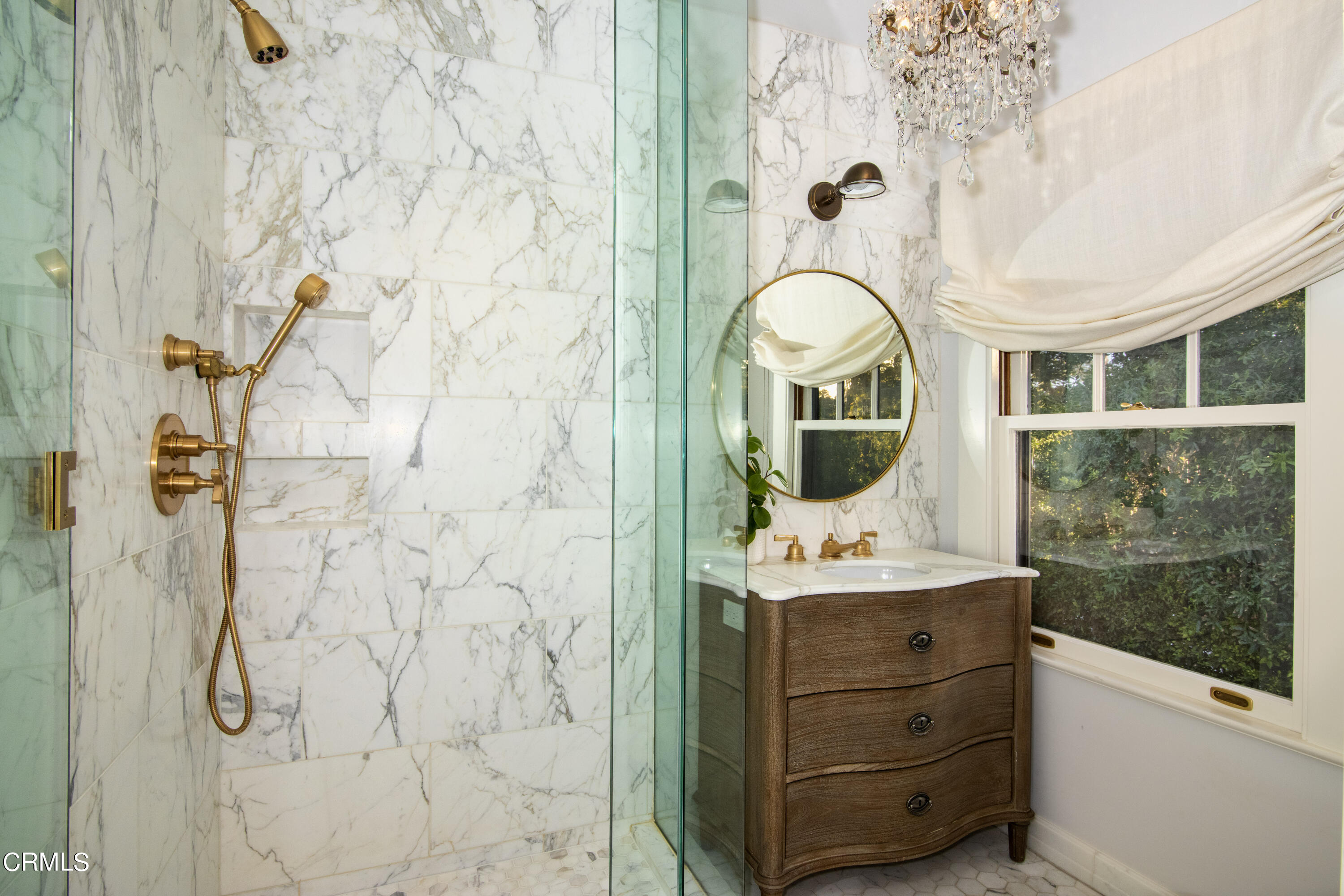 851 Fairfield Circle Pasadena, CA 91106 - Photo 50 of 75 Girl's Bathroom