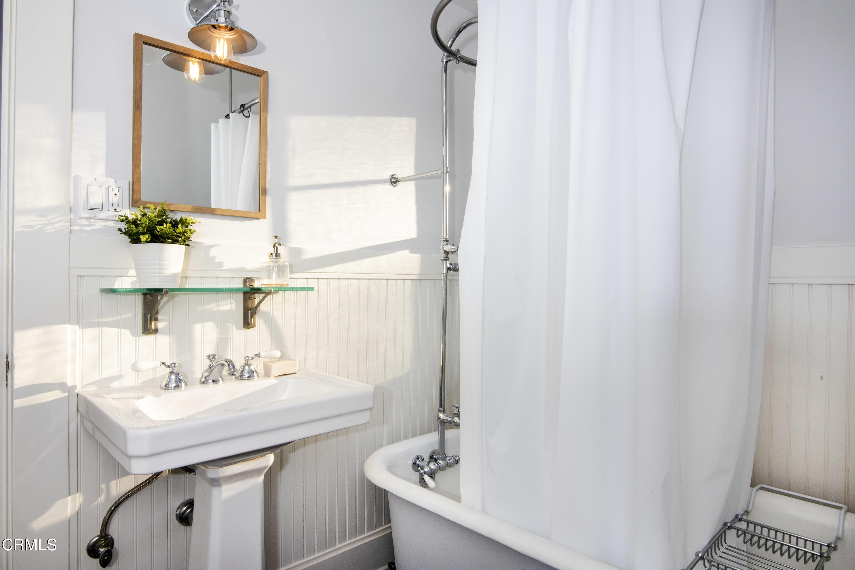 851 Fairfield Circle Pasadena, CA 91106 - Photo 63 of 75 Carriage House Bathroom