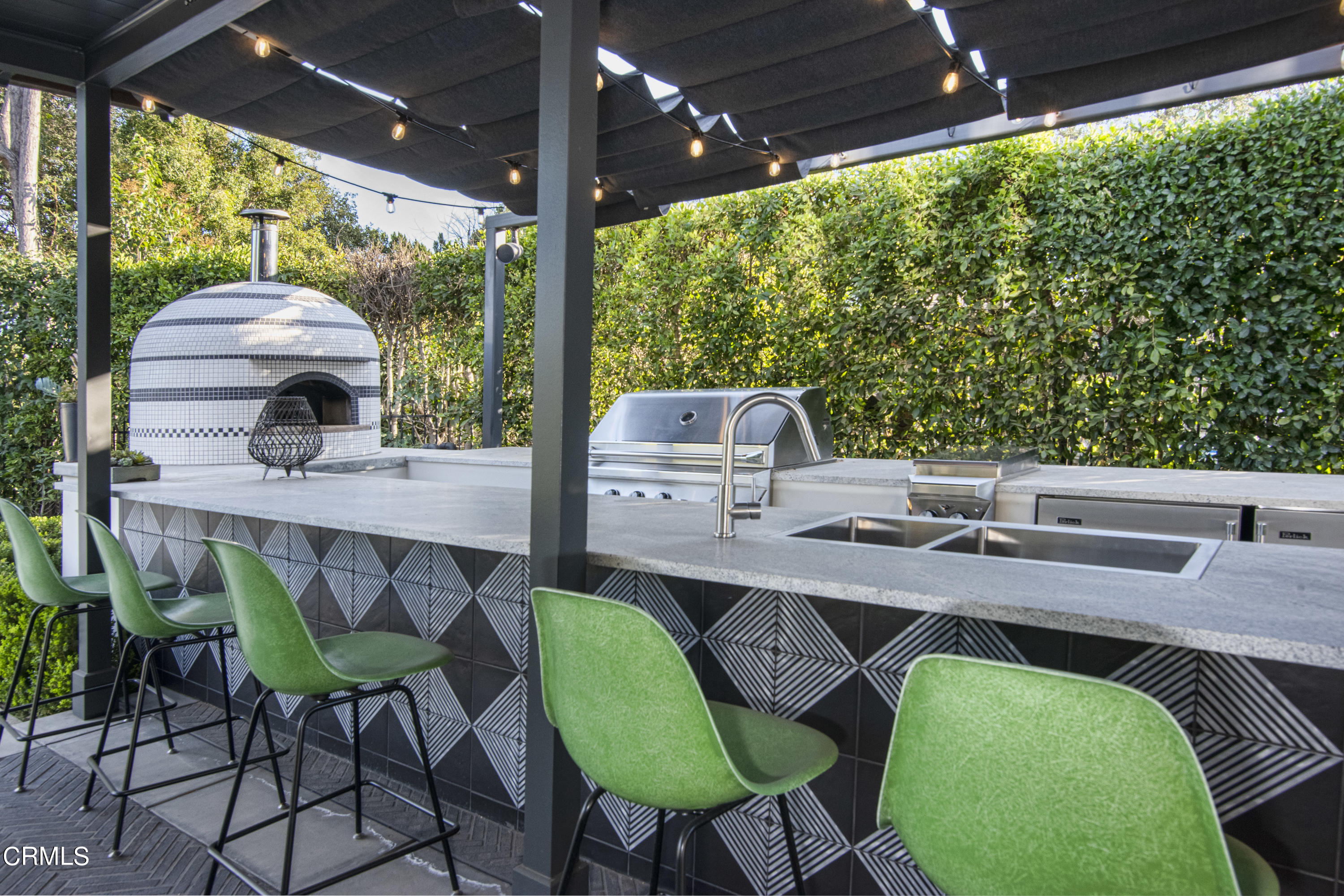 851 Fairfield Circle Pasadena, CA 91106 - Photo 66 of 75 Outdoor Kitchen