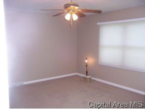 224 North Pittsburg Landing Springfield, IL 62711 - Photo 8 of 11 Gallery Image 8