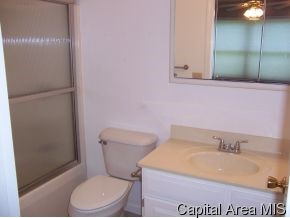 224 North Pittsburg Landing Springfield, IL 62711 - Photo 9 of 11 Gallery Image 9
