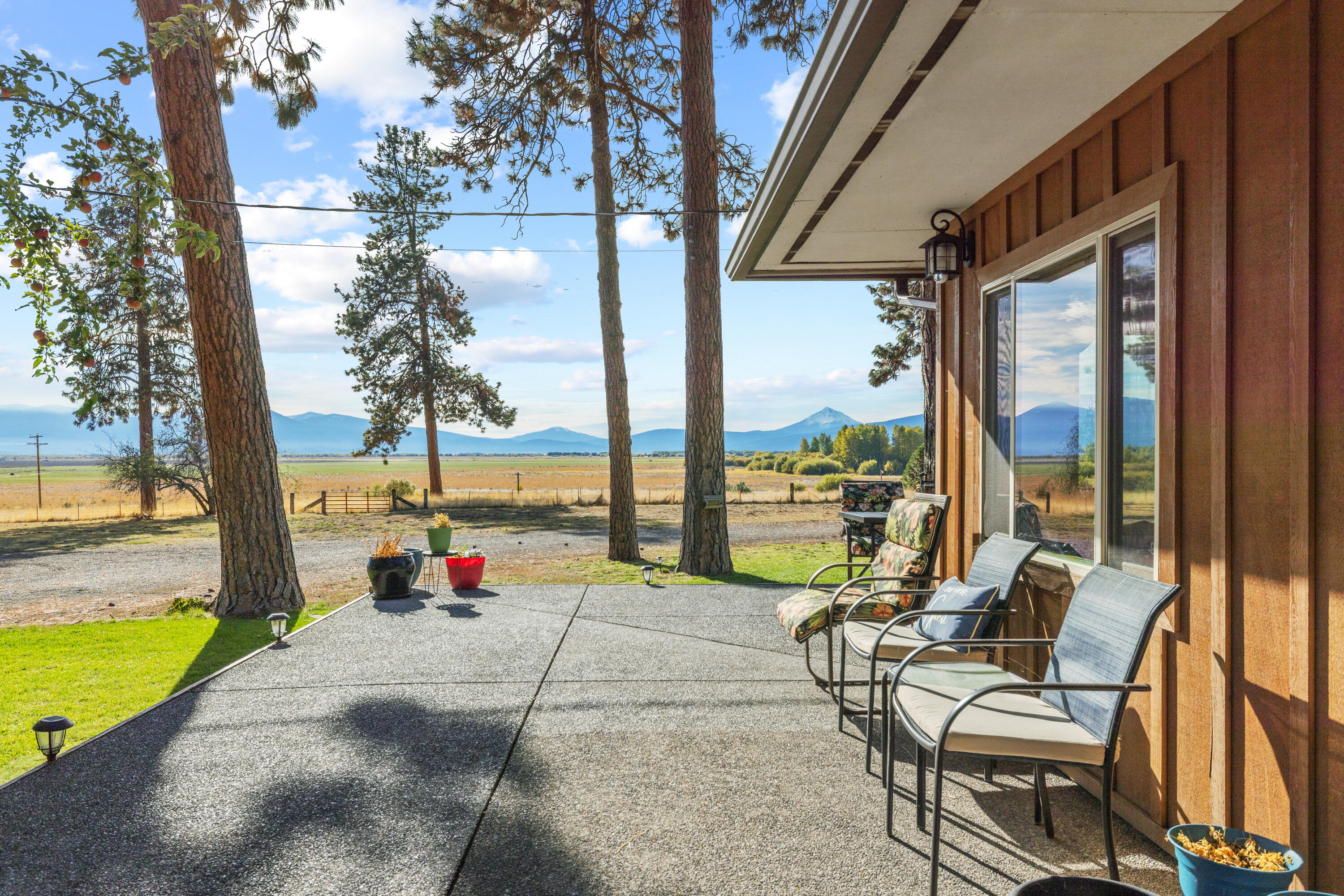 32486 Modoc Point Road Chiloquin, OR 97624 - Photo 6 of 135 32490 Modoc Point Rd-006