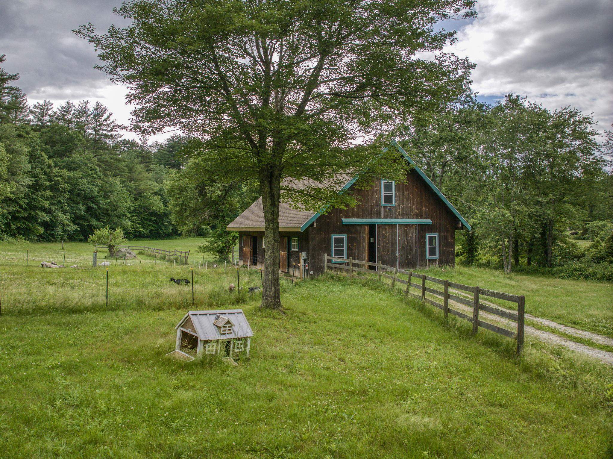 97 Stowell Road Bedford, NH 03110 - Photo 31 of 40