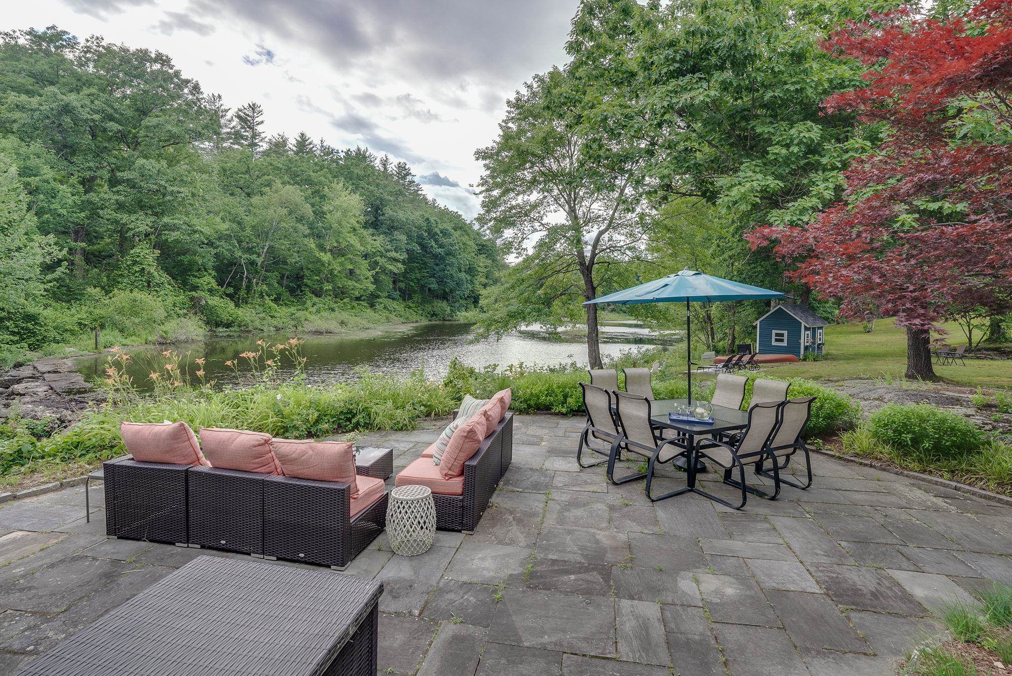 97 Stowell Road Bedford, NH 03110 - Photo 9 of 40