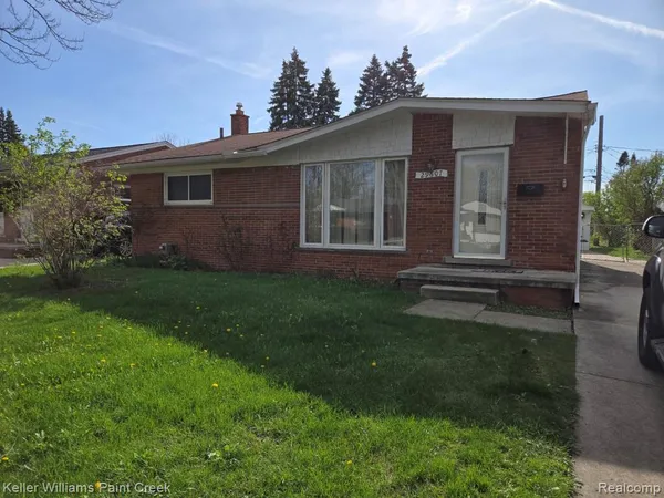 $1,950 | 29607 Howard Avenue, Madison Heights, MI 48071