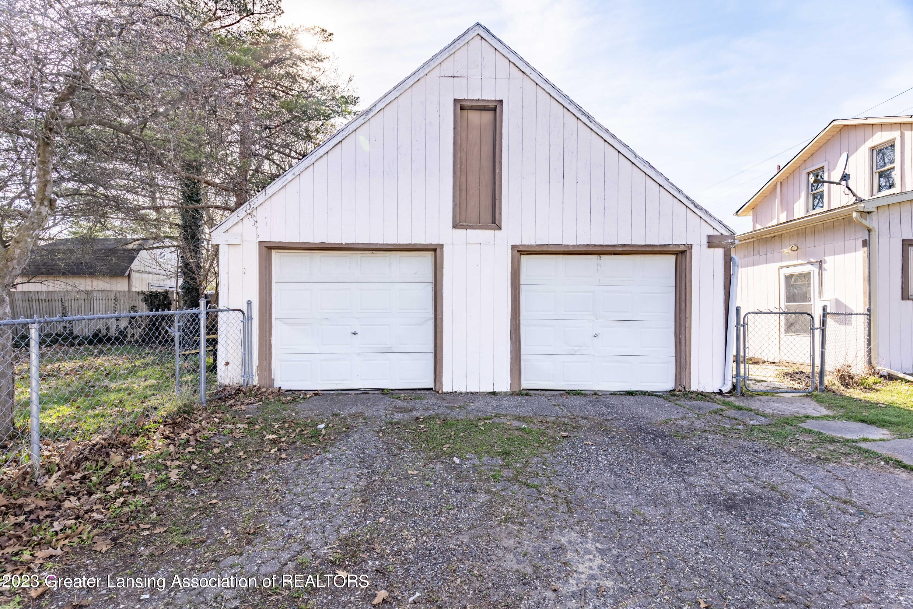 648 East Cavanaugh Road Lansing, MI 48910 - Photo 4 of 27 4