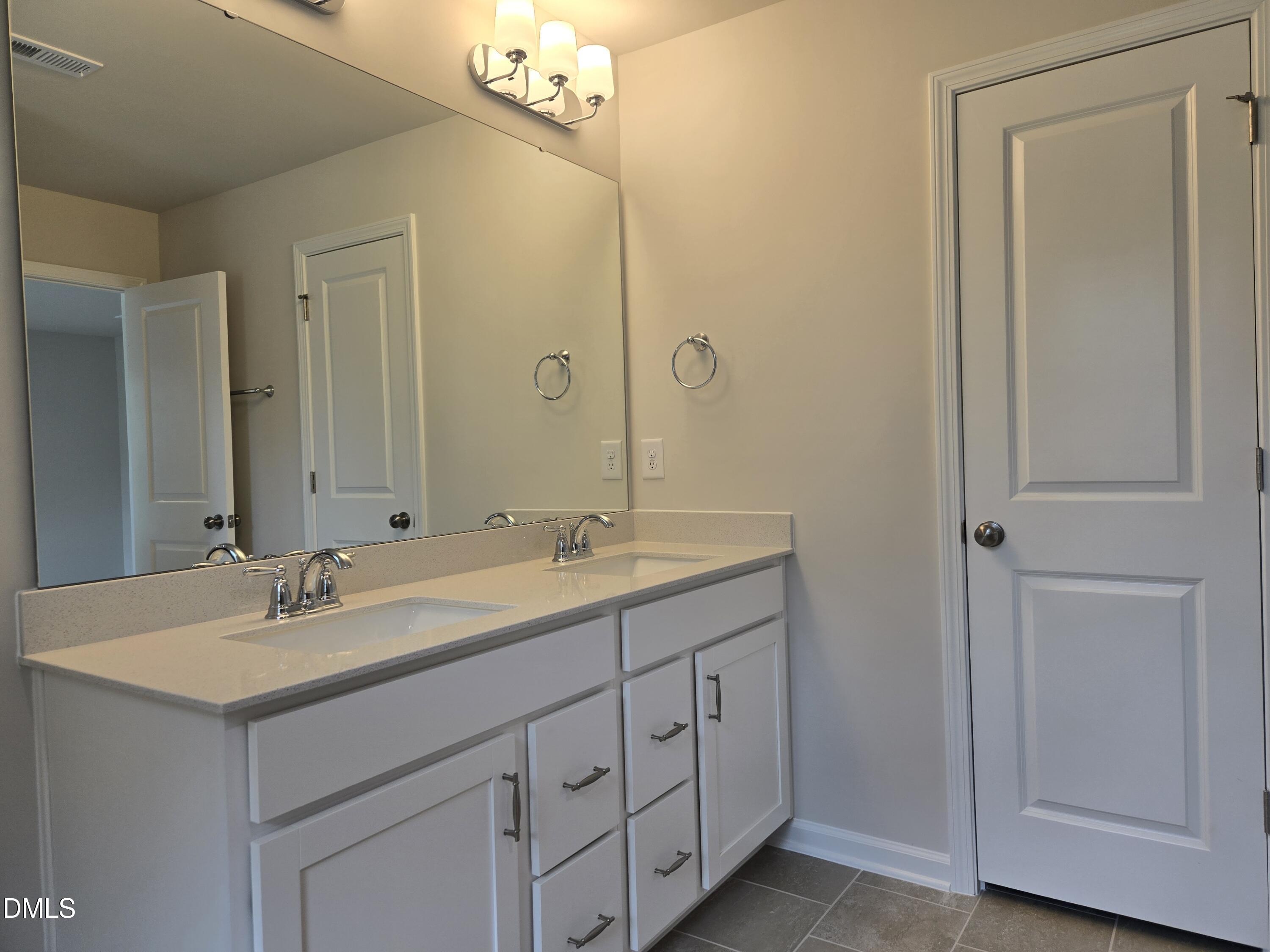 2219 Bright Shr Street, Unit 38 Raleigh, NC 27604 - Photo 10 of 25 Owners bath